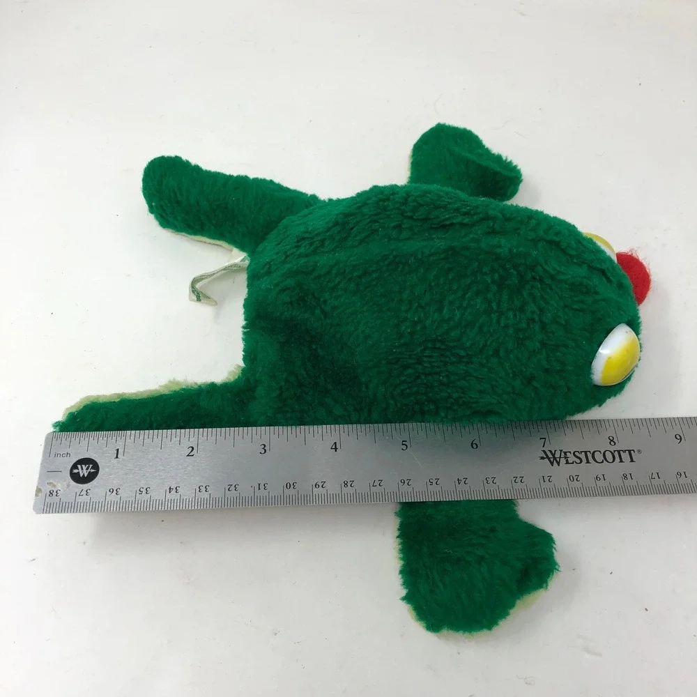 Vintage Russ Fleegle Frog Plush Green Nut Shell Stuffed‎ Animal 149